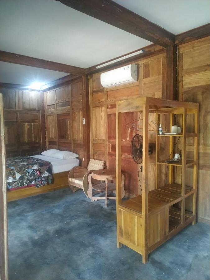 Hotel Omah Kayu Jagalan Magelang Zewnętrze zdjęcie