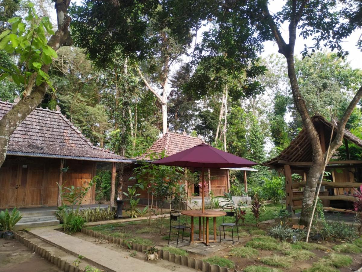 Hotel Omah Kayu Jagalan Magelang Zewnętrze zdjęcie