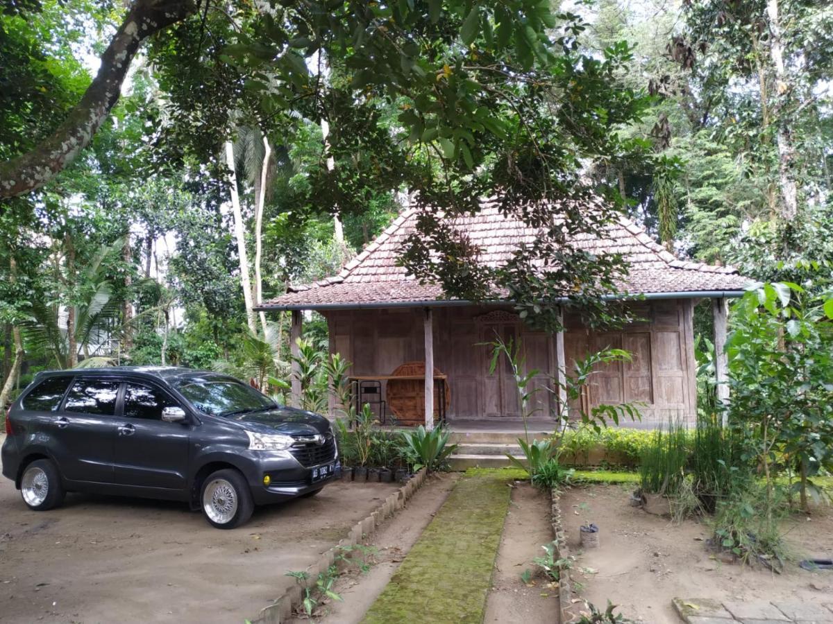 Hotel Omah Kayu Jagalan Magelang Zewnętrze zdjęcie